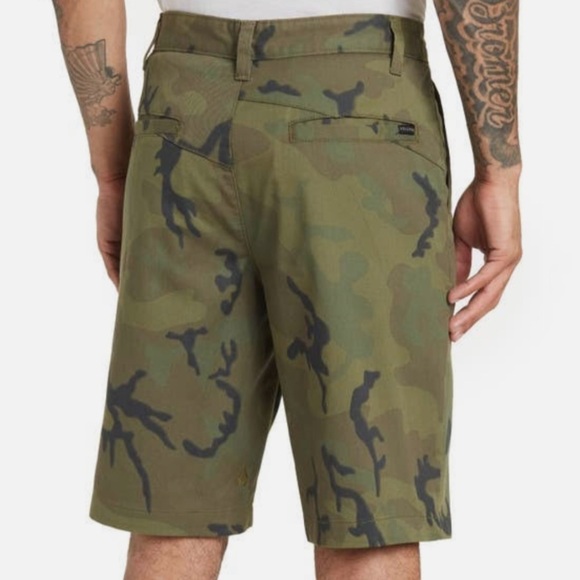 NWT Volcom Vmonty Stretch Camo Chino Shorts - Picture 2 of 7